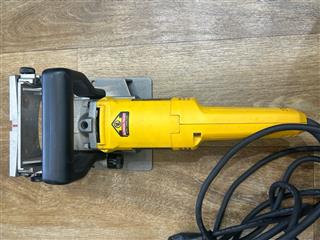 DEWALT DW682